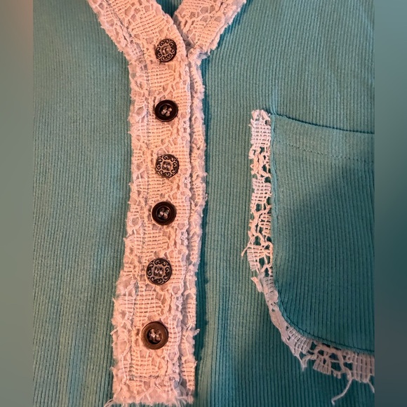 POL here for the summer blue soft ribbed lace trim pocket tank top - Picture 4 of 7